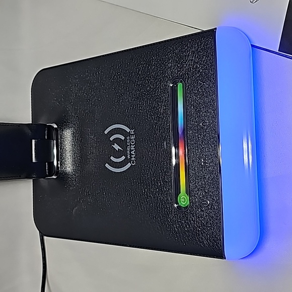 LED Table/Desk Lamp with Wireless Charger - Picture 3 of 9